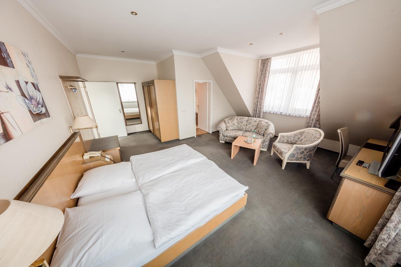 Hotel Meyer Bergheim  Buitenkant foto