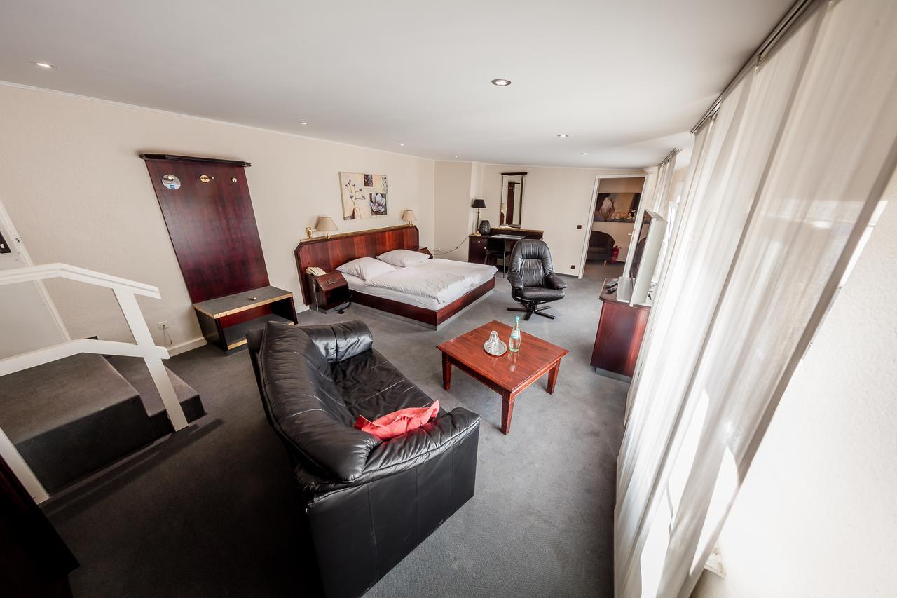 Hotel Meyer Bergheim  Buitenkant foto